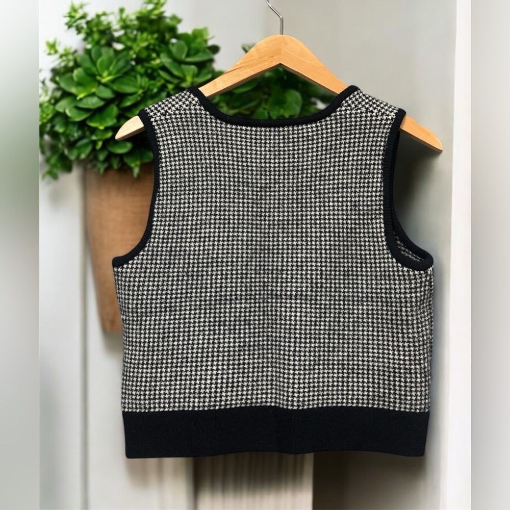 St. John Black & White hounds tooth Crop wool blend sweater vest size M - Picture 3 of 8
